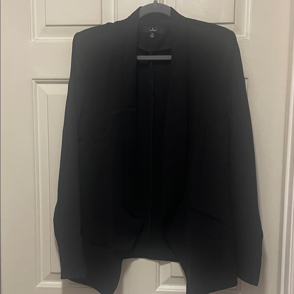 Lulu’s Women's Black Blazer - Never Worn